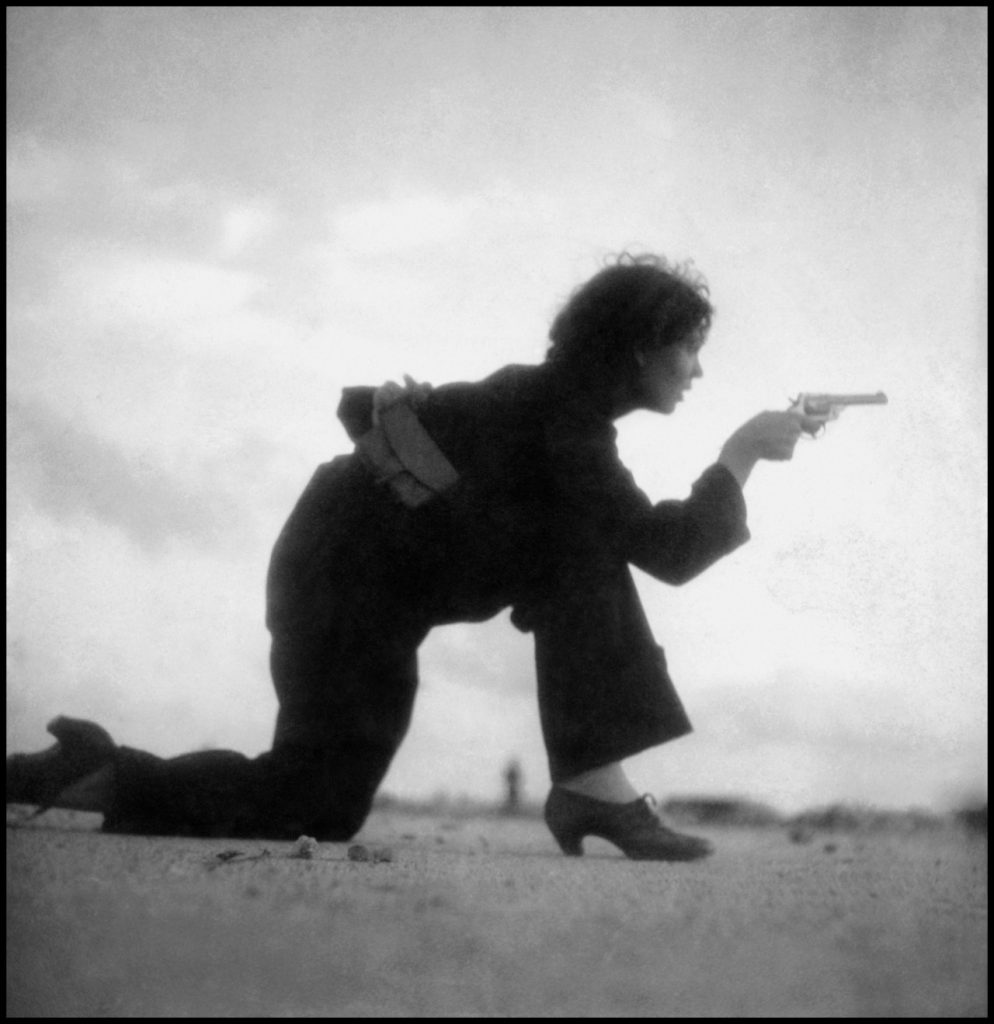 Gerda Taro © International Center of Photography Republican militiawoman training on the beach. Outside Barcelona. August 1936. © Gerda Taro © International Center of Photography