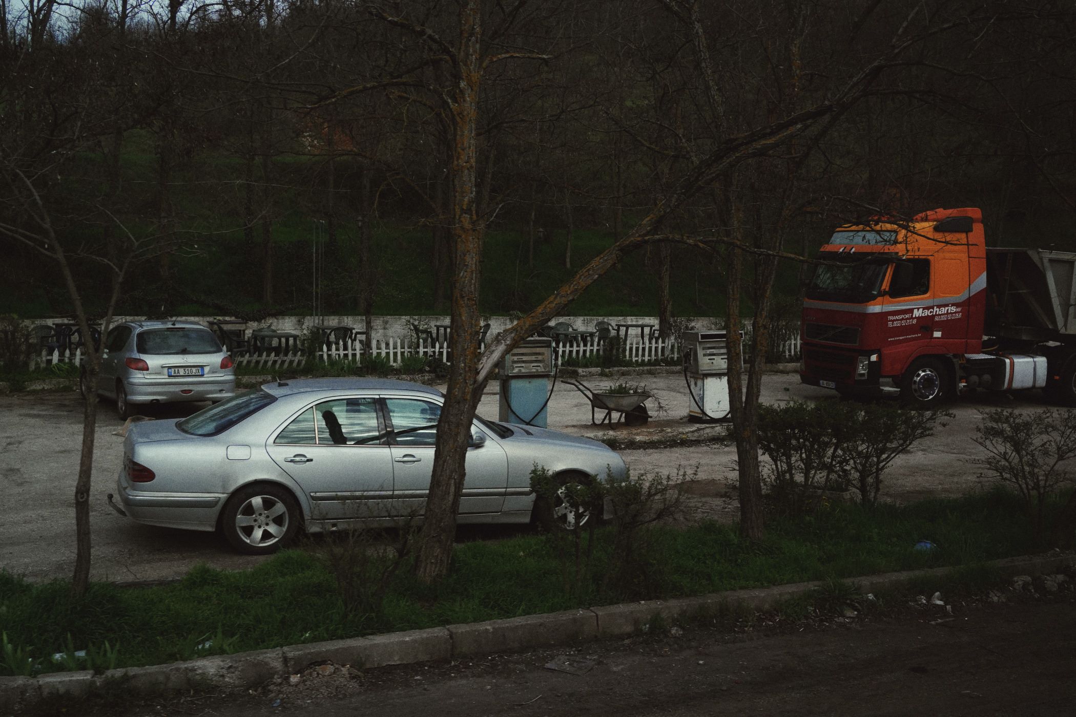 Първата гледка след минаването на границата