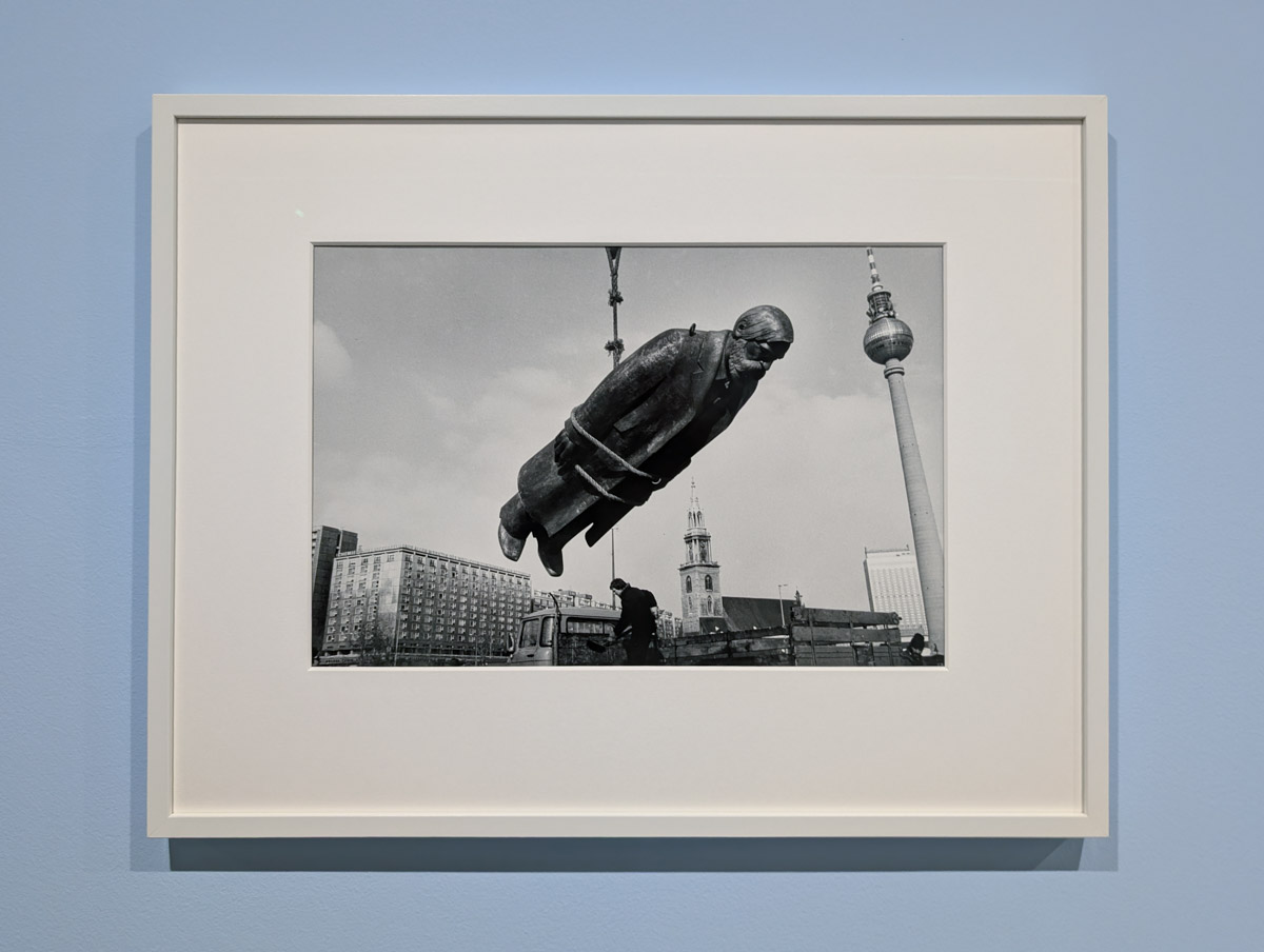 Sibylle Bergemann - „Тhe monument“ | Fondation Henri Cartier-Bresson